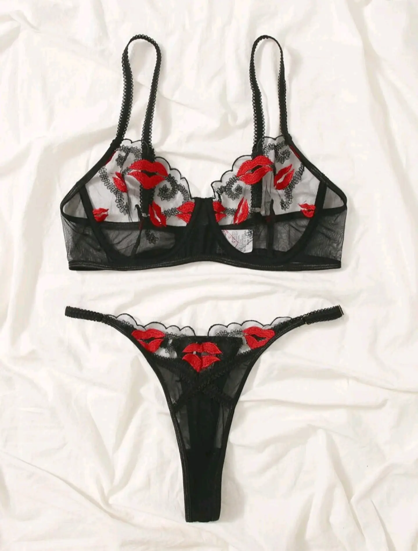 Conjunto Labios Bordados 3