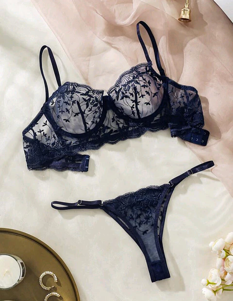 Conjunto Flores Bordadas
