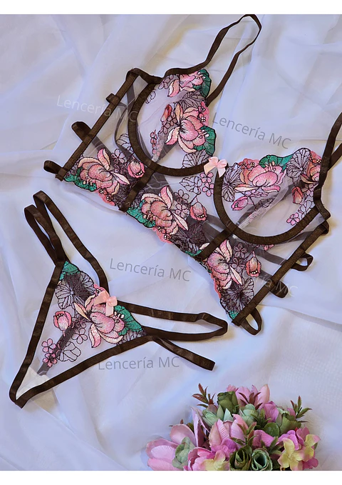 Conjunto Flores Bordadas