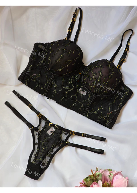 Conjunto Flores Bordadas