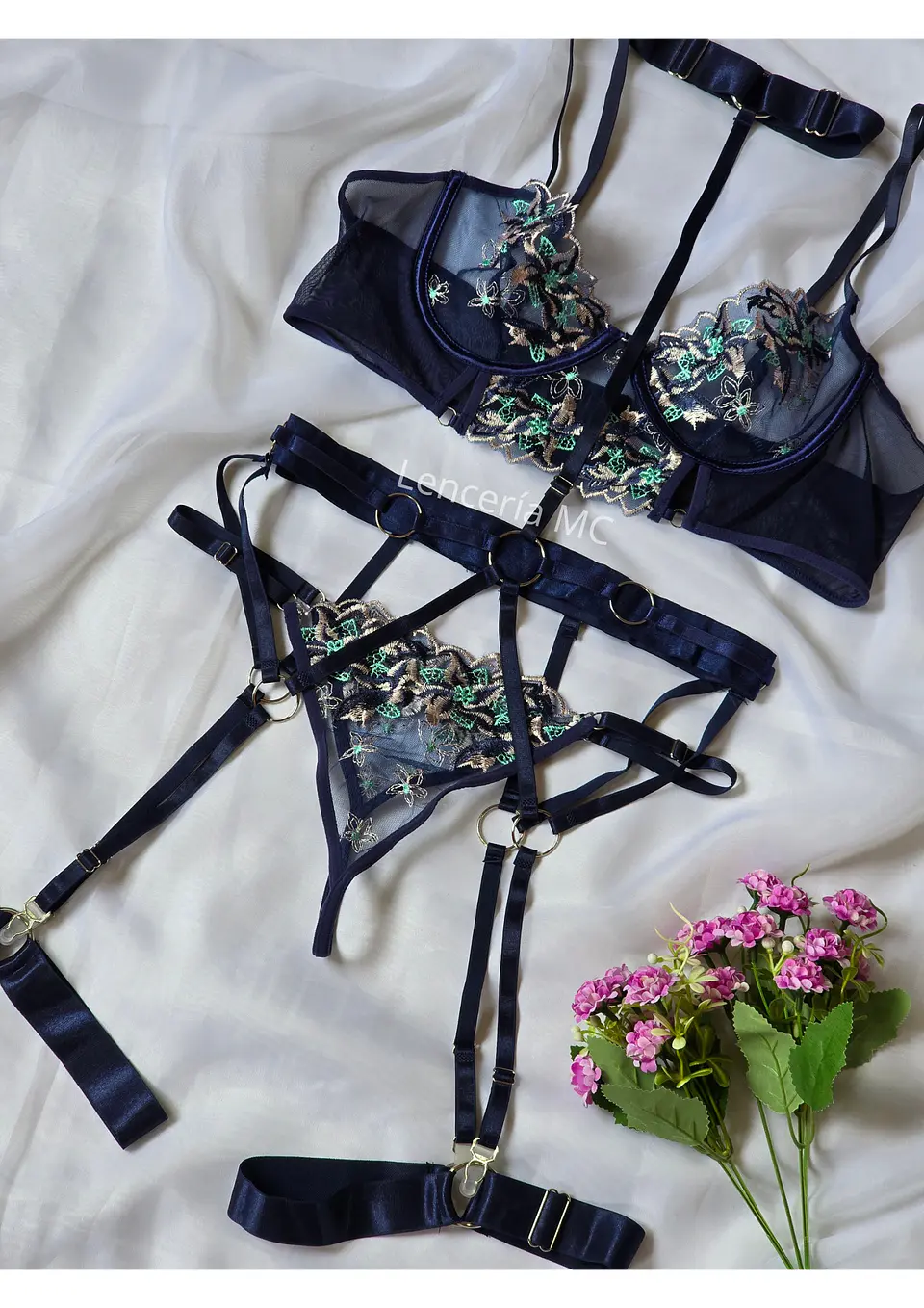 Conjunto Flores Bordadas 1