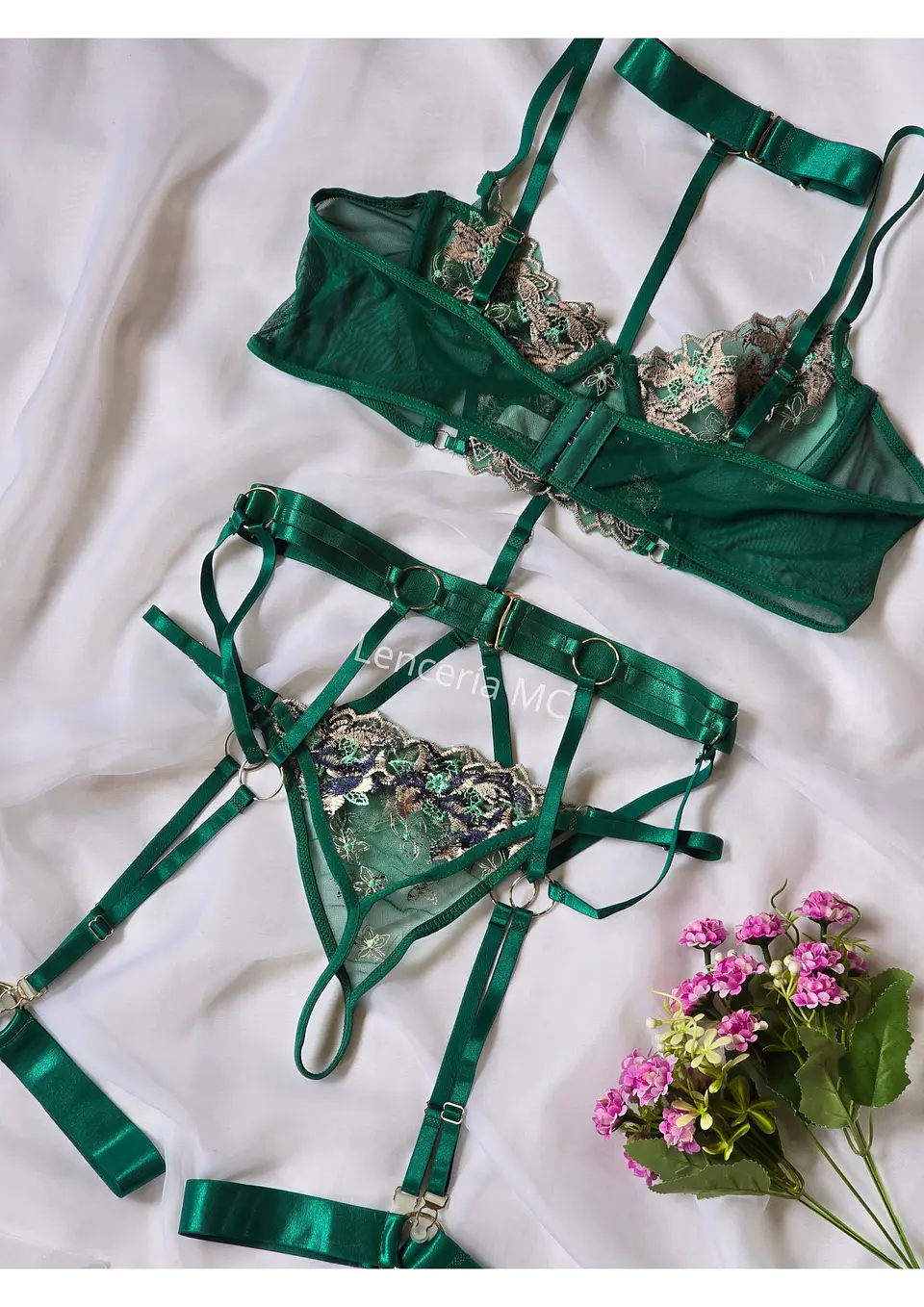 Conjunto Flores Bordadas 6