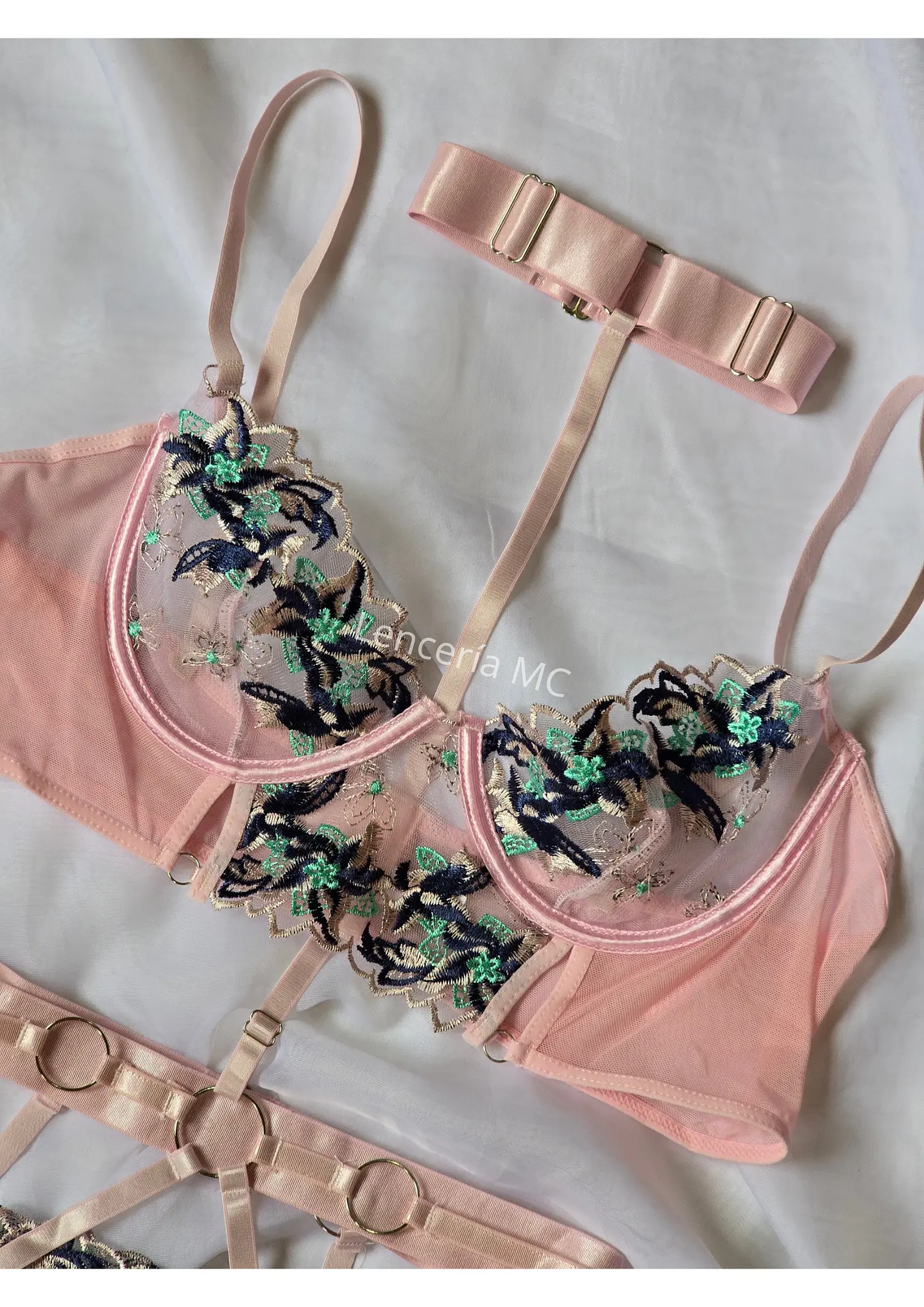 Conjunto Flores Bordadas 2