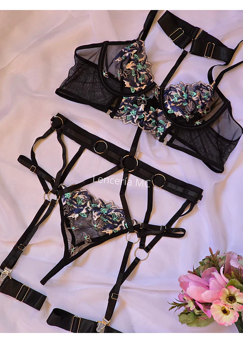 Conjunto Flores Bordadas