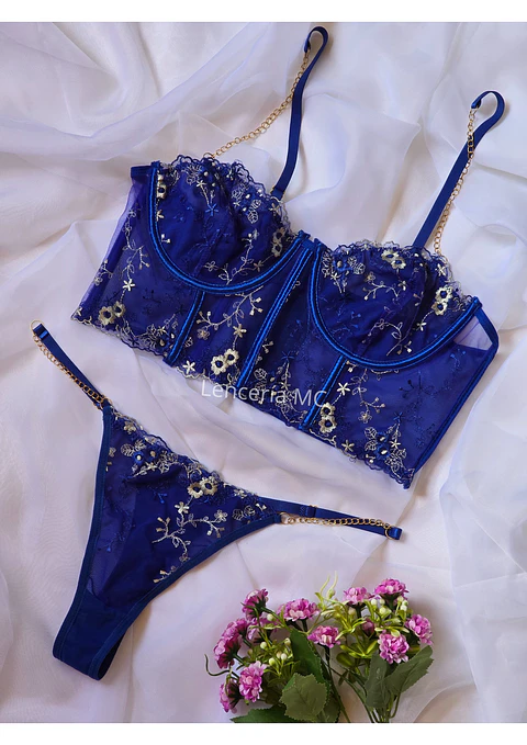 Conjunto Flores Bordadas
