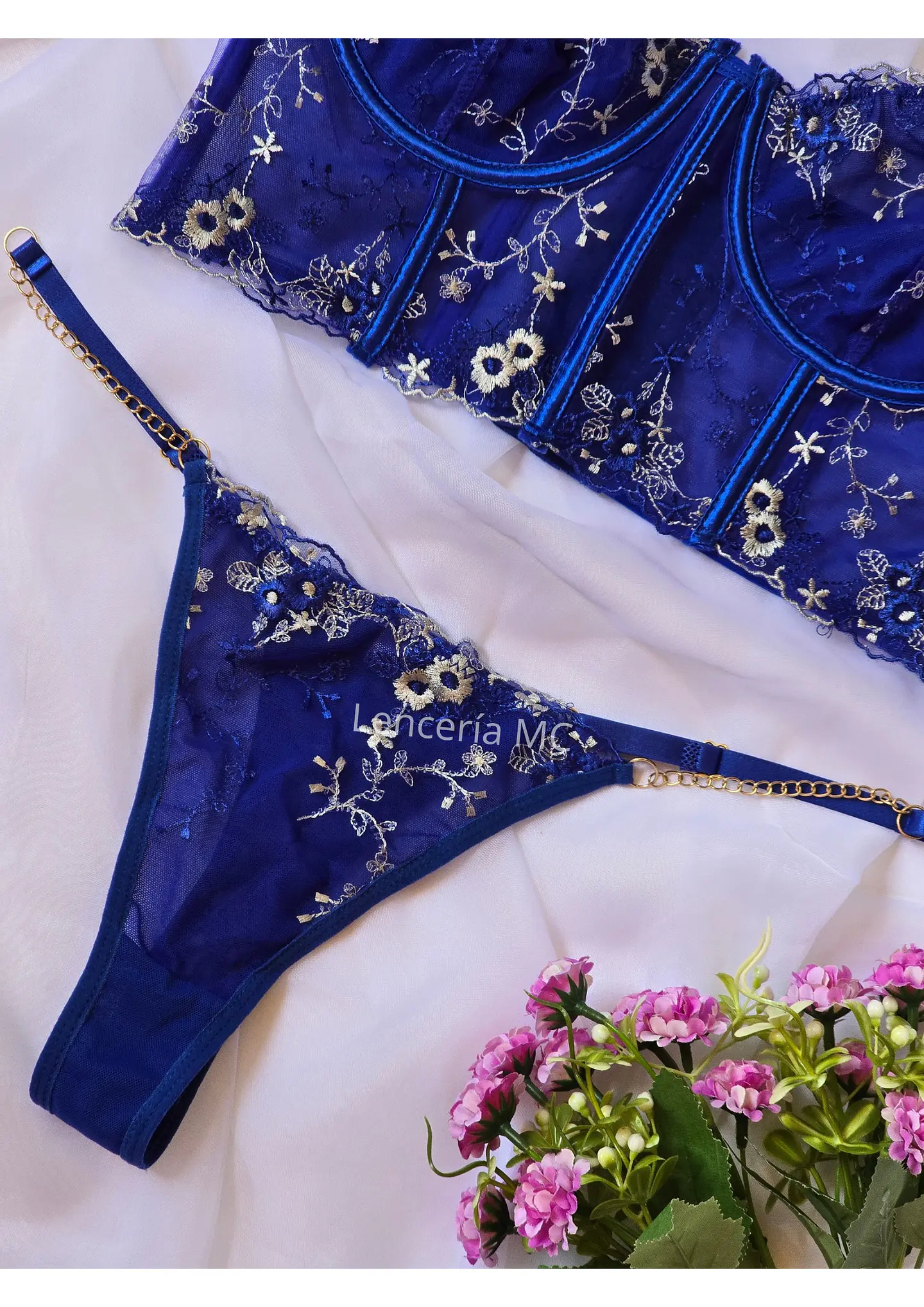 Conjunto Flores Bordadas 3