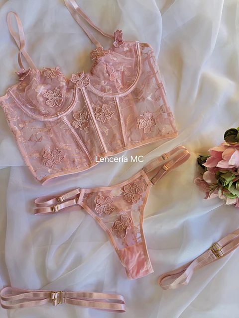 Conjunto Flores Bordadas