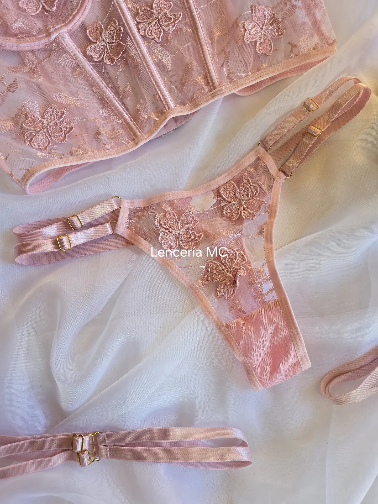 Conjunto Flores Bordadas 3
