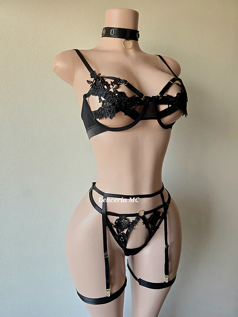 Conjunto Flores Bordadas