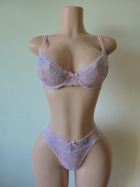 Conjunto Flores Bordadas