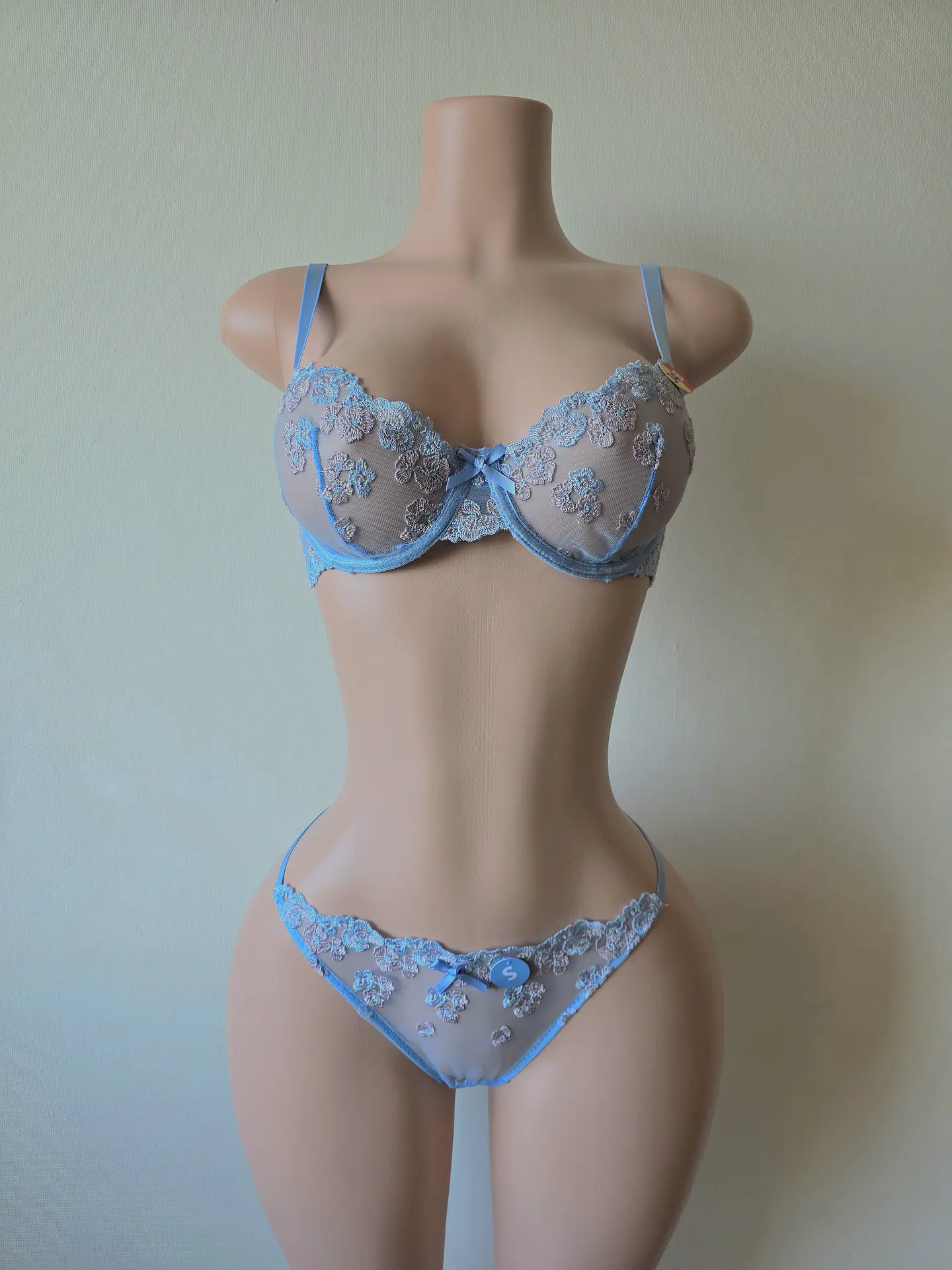 Conjunto Flores Bordadas 2