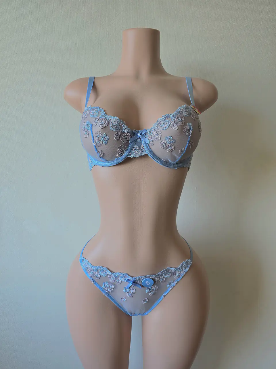 Conjunto Flores Bordadas 2