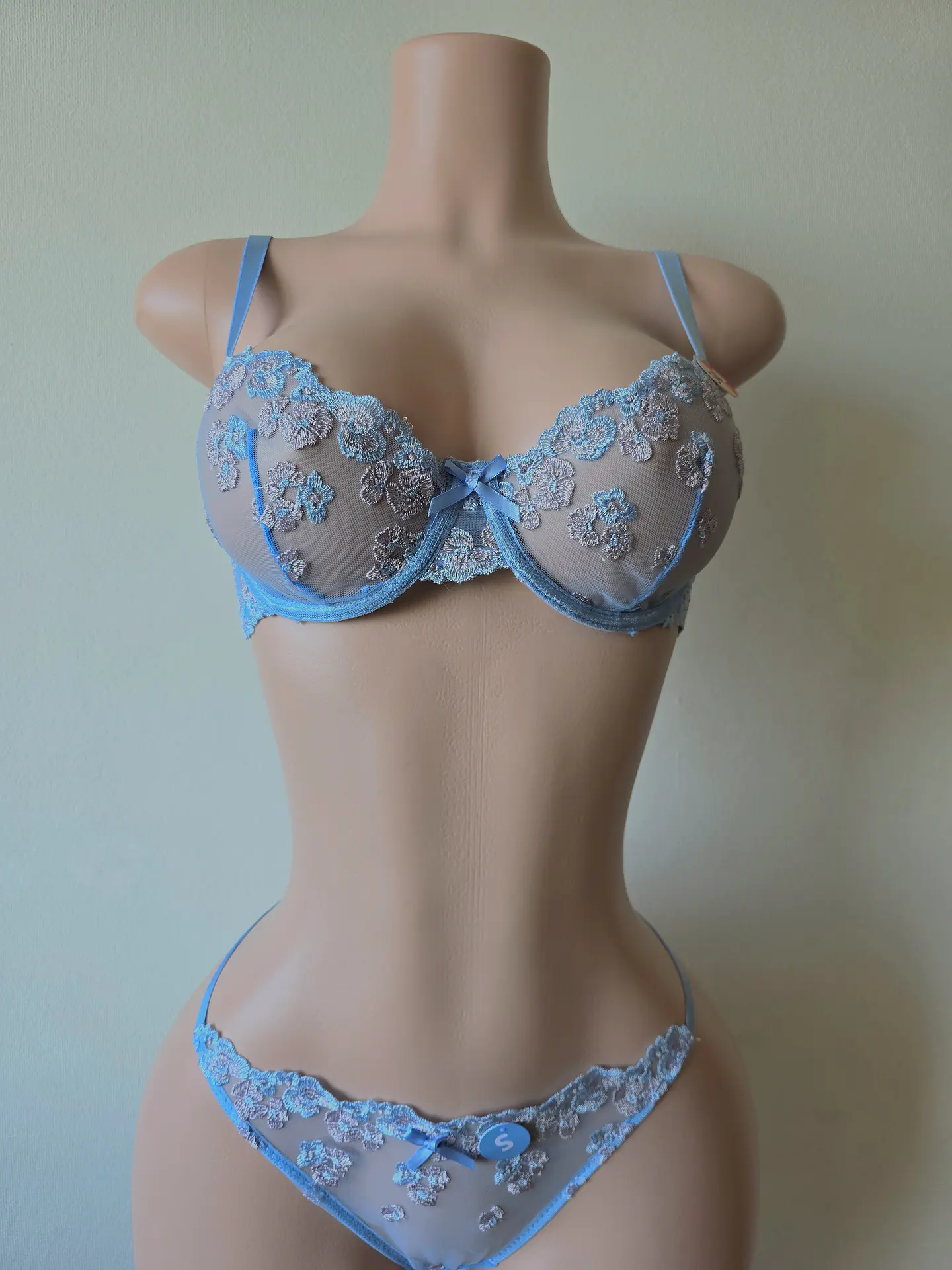 Conjunto Flores Bordadas 3