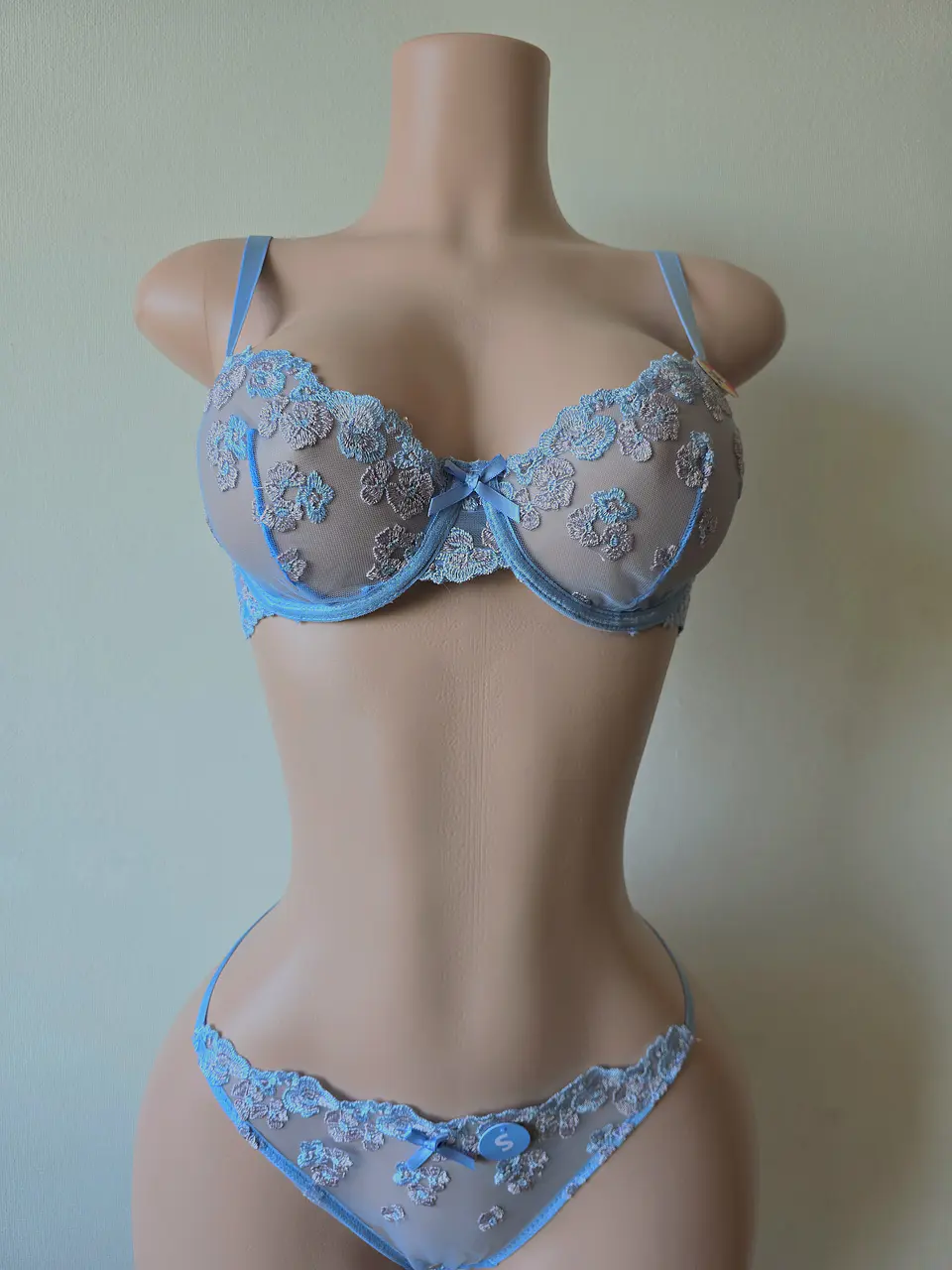 Conjunto Flores Bordadas 3