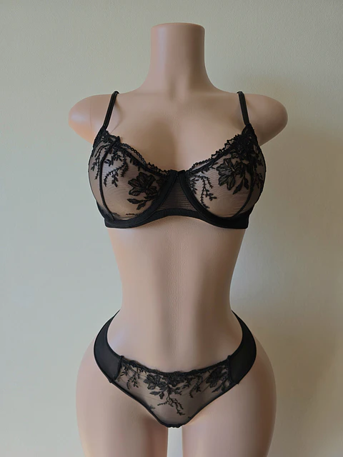 Conjunto Flores Bordadas