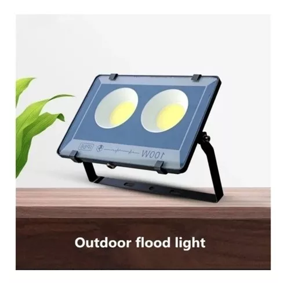 Foco Proyector Led Luz Fría De 100 Watt De Potencia Duradera 2