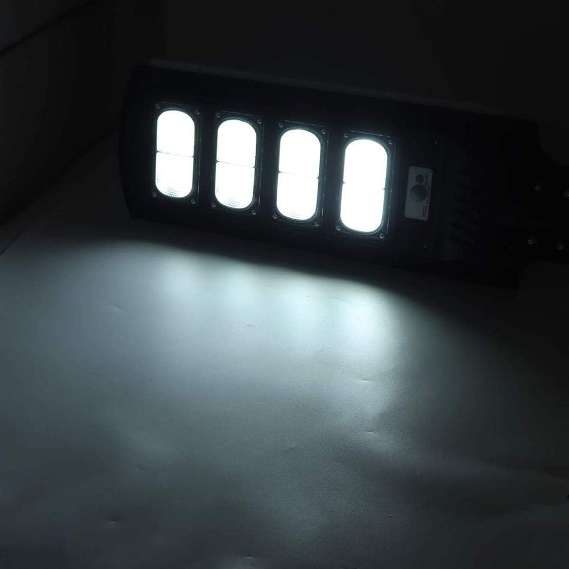 Lampara Luz Led Iluminaria con Sensor 600w 2