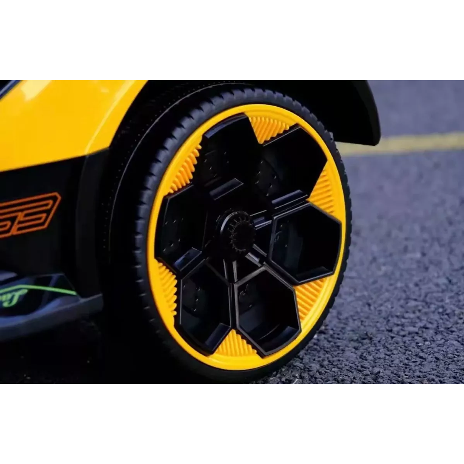 Carro Montable Eléctrico Lamborghini C/remoto Niños Navidad Color Amarillo 5