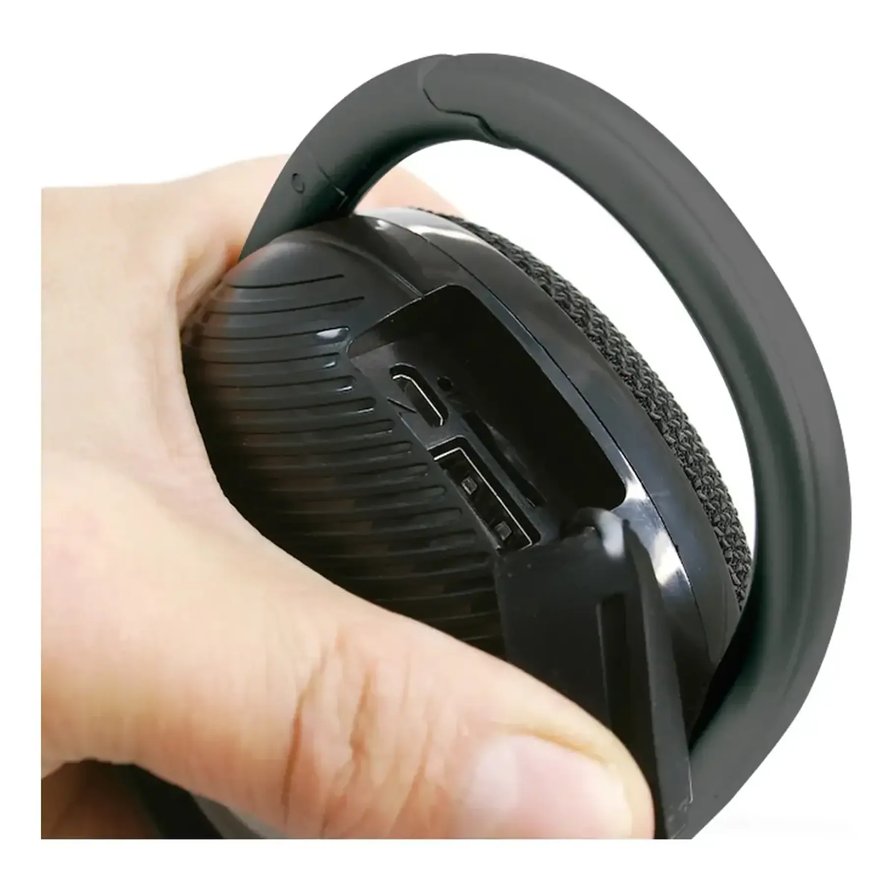 Parlante Portatil Tws Live Bass Mlab 09298 Color Negro Con Gancho 2