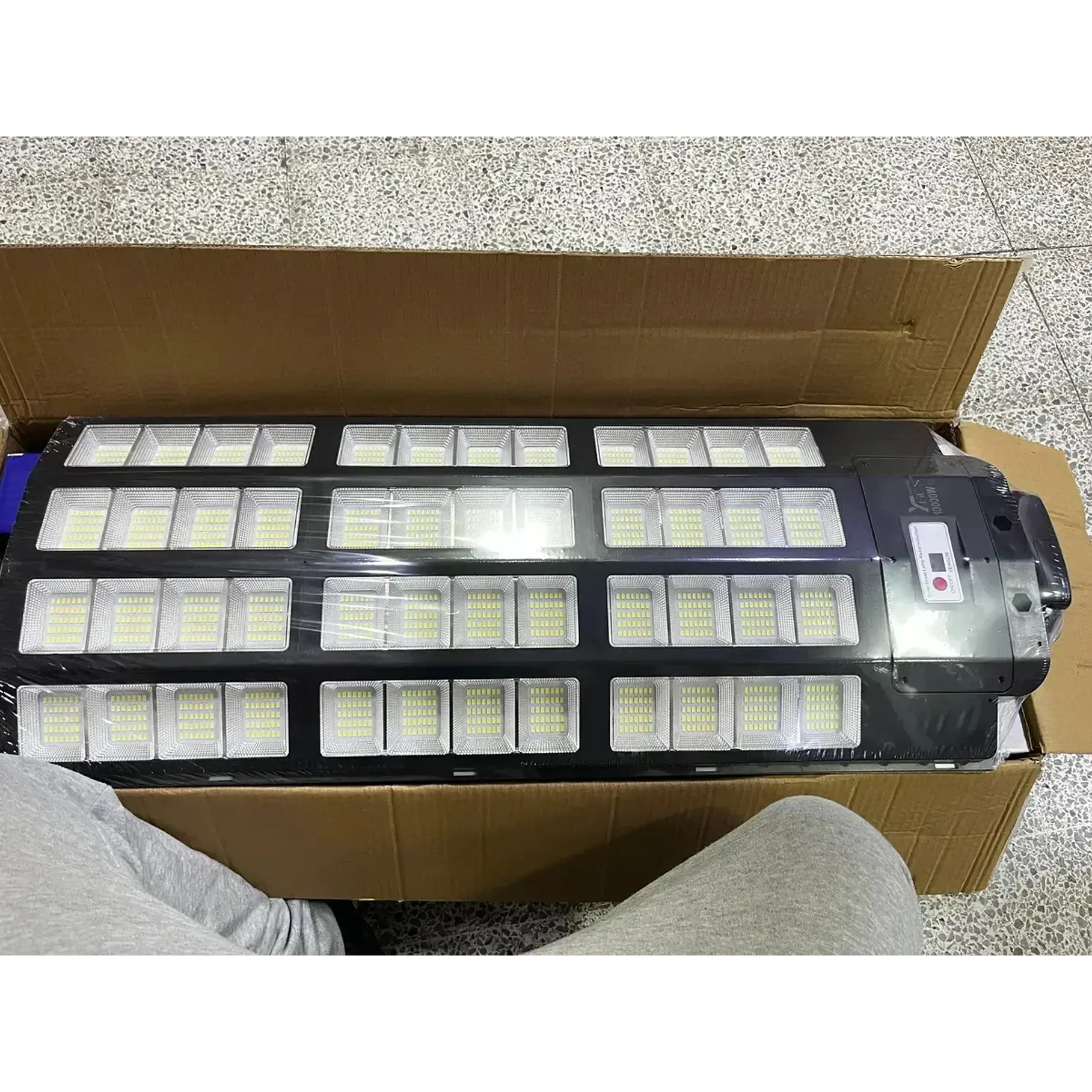 Foco Solar Posta Led Gigante 10.000w Potente + Control + Soporte Foco Para Exterior 2RL Amplio Estadio Percelas Campo Iluminacion Potente Super Foco. 6