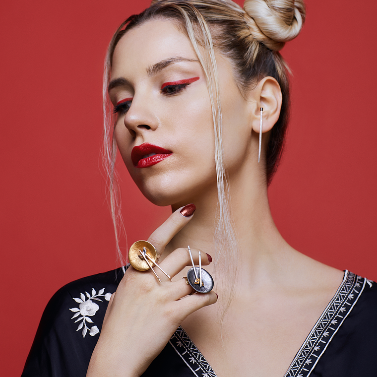 Miss Shanghai - Anel prata com óxido e plaqué de ouro 2