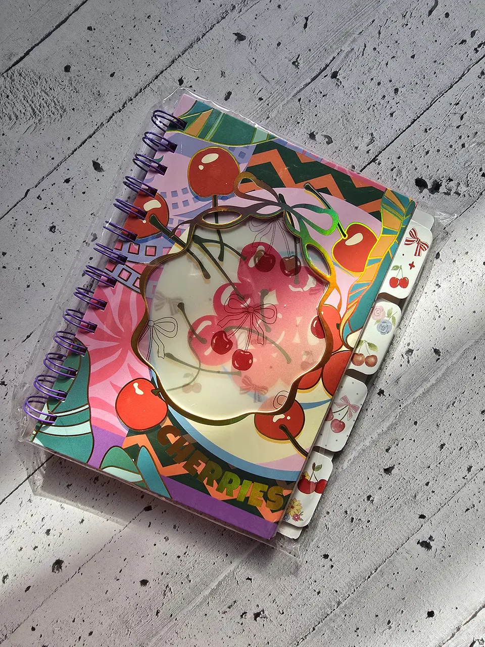 Libreta guinda mágica con separador 2