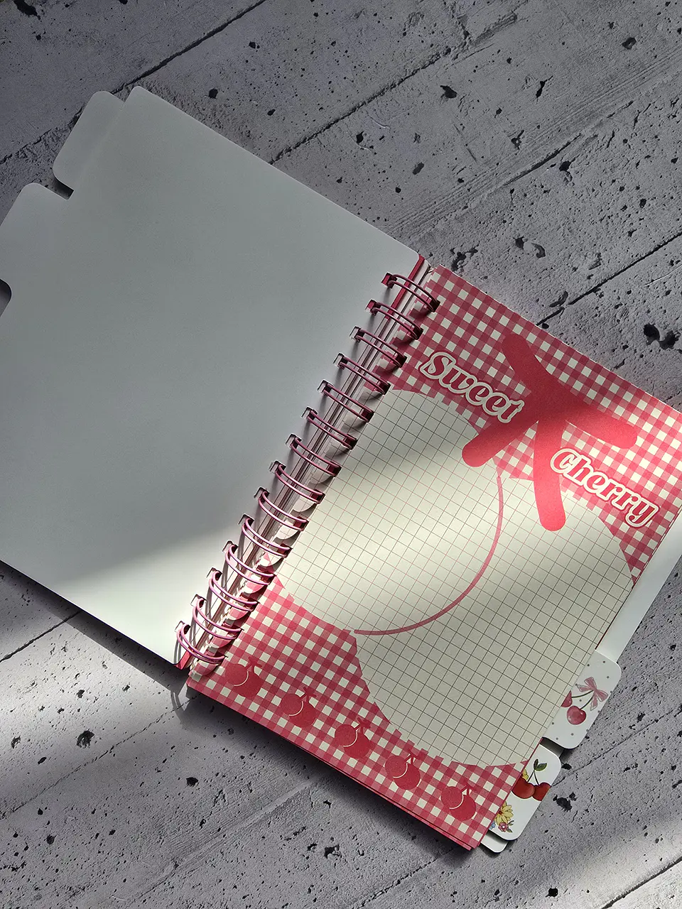 Libreta guinda mágica con separador 5