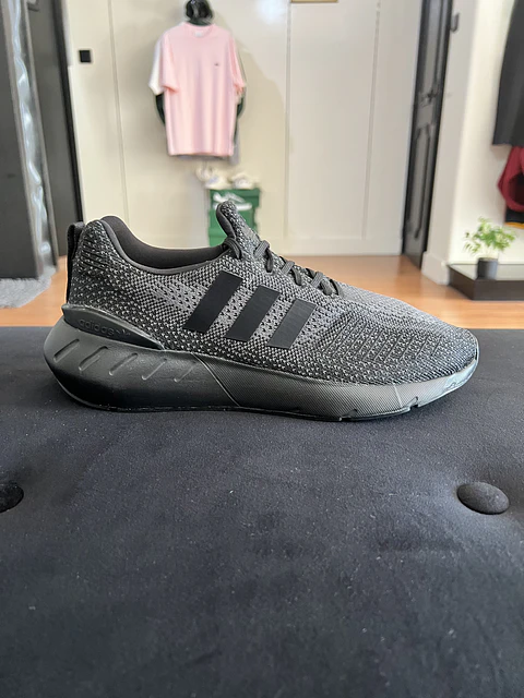 Adidas Black Hawk Swift Run