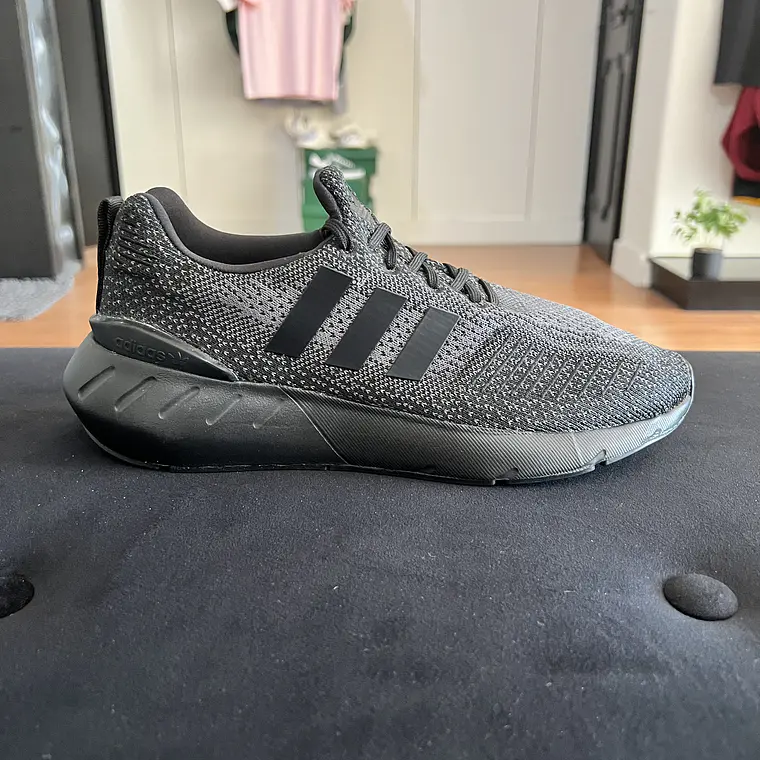Adidas Black Hawk Swift Run 1