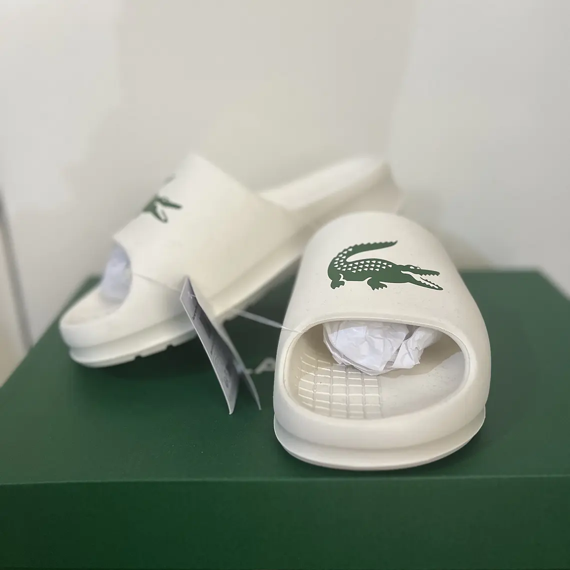Chinelos Lacoste 1