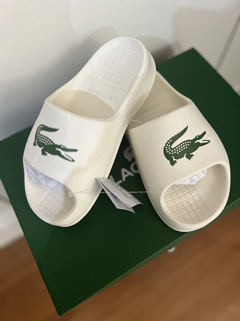 Chinelos Lacoste