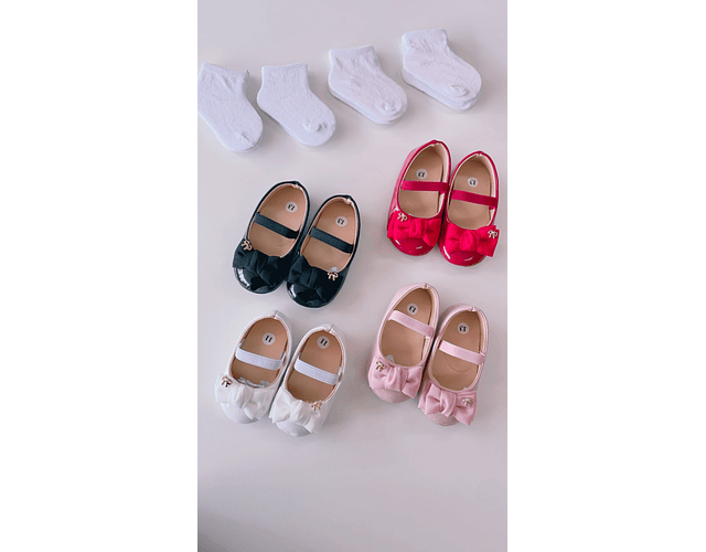 Pack zapatos charol bebe + calcetines colores