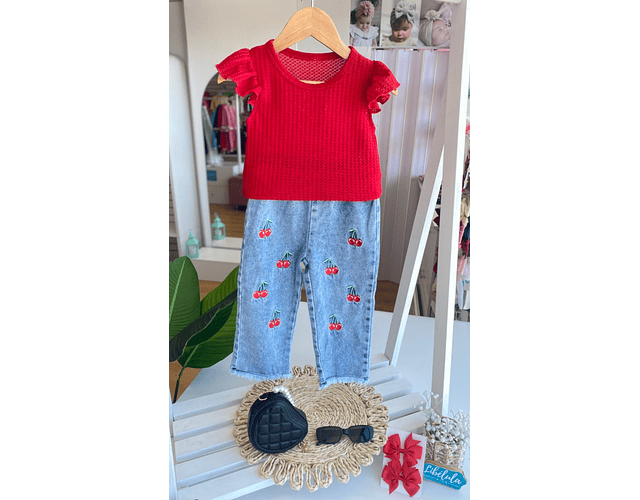 Conjunto Jean flare + polera cerezas