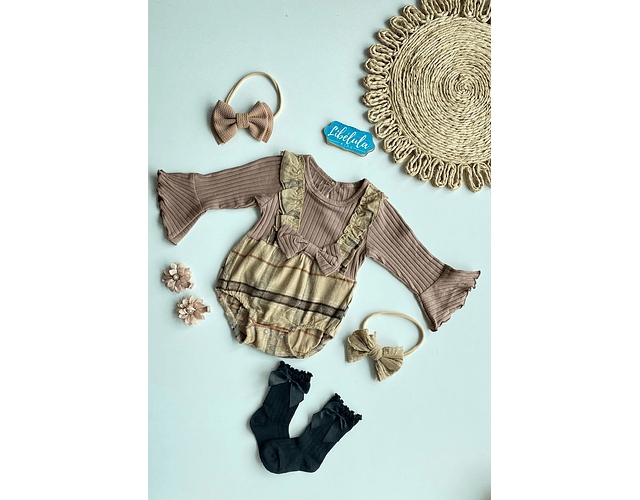 Enterito escocés beige y rojo 