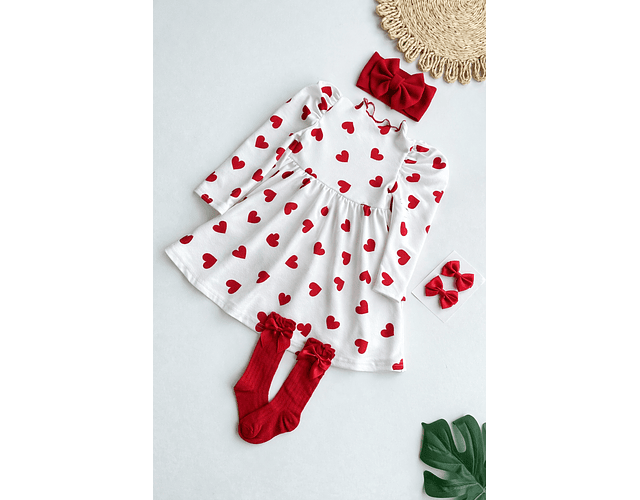 Vestido blanco corazones rojos 