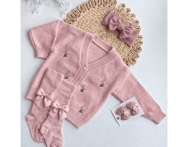 Chalecos tejido lanilla flores y perlas 