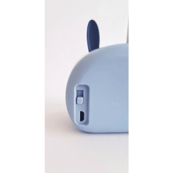 Mini lámpara de escritorio portátil Led con USB y sacapuntas cerdito azul 2
