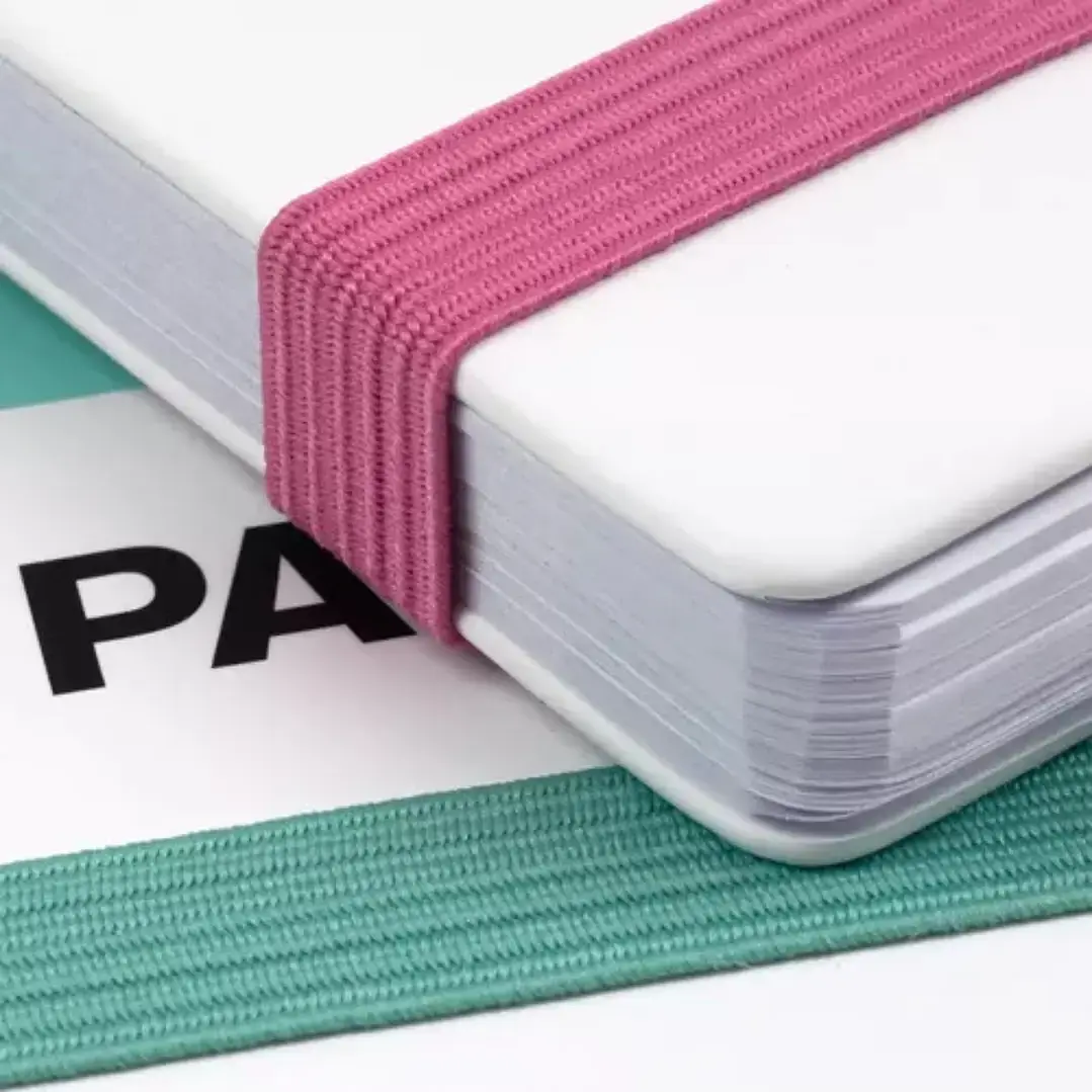 Croquera Medio Oficio Pantone Lila con Elástico 100 hojas 7