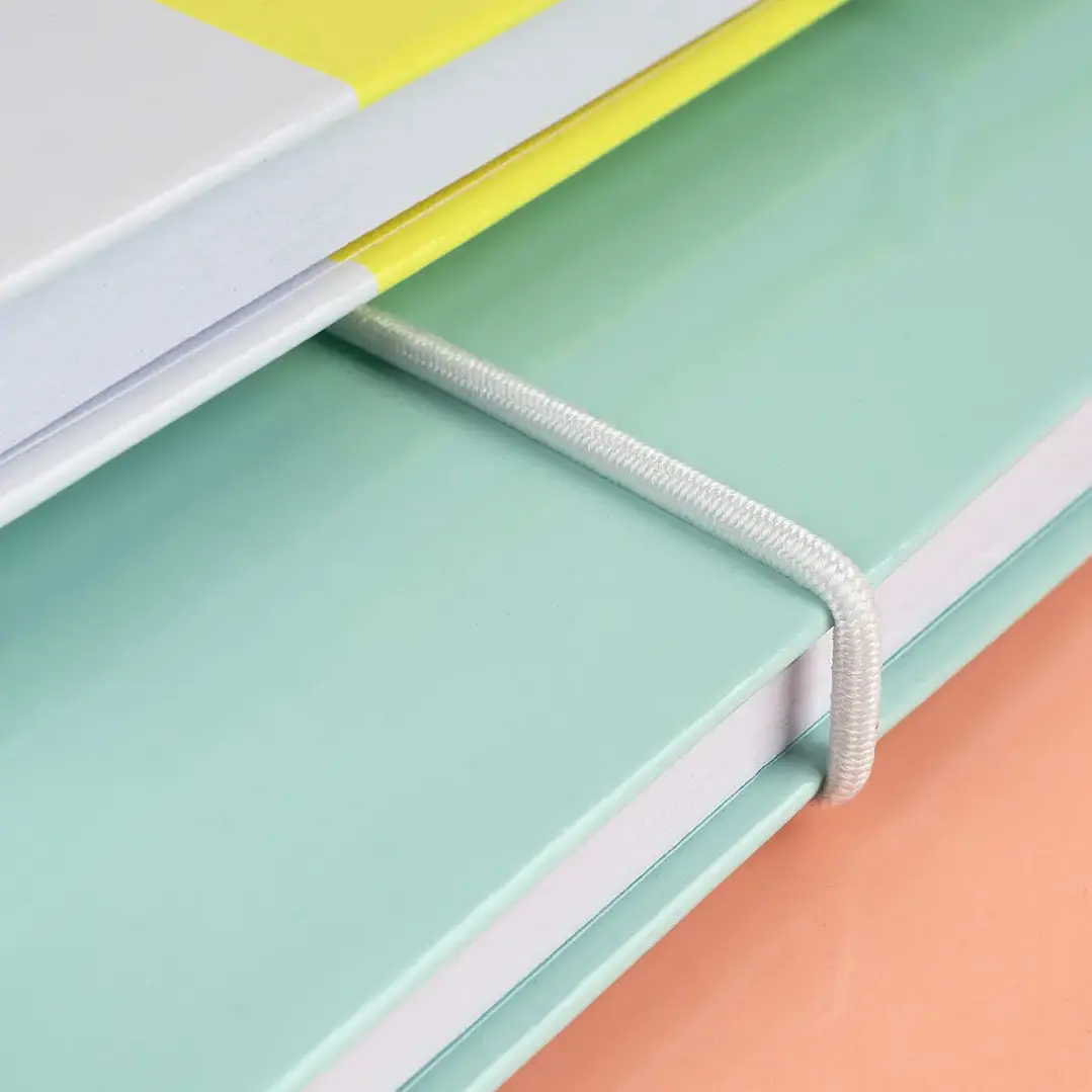 Libreta Pantone Mediana Con Elástico Horizontal 9