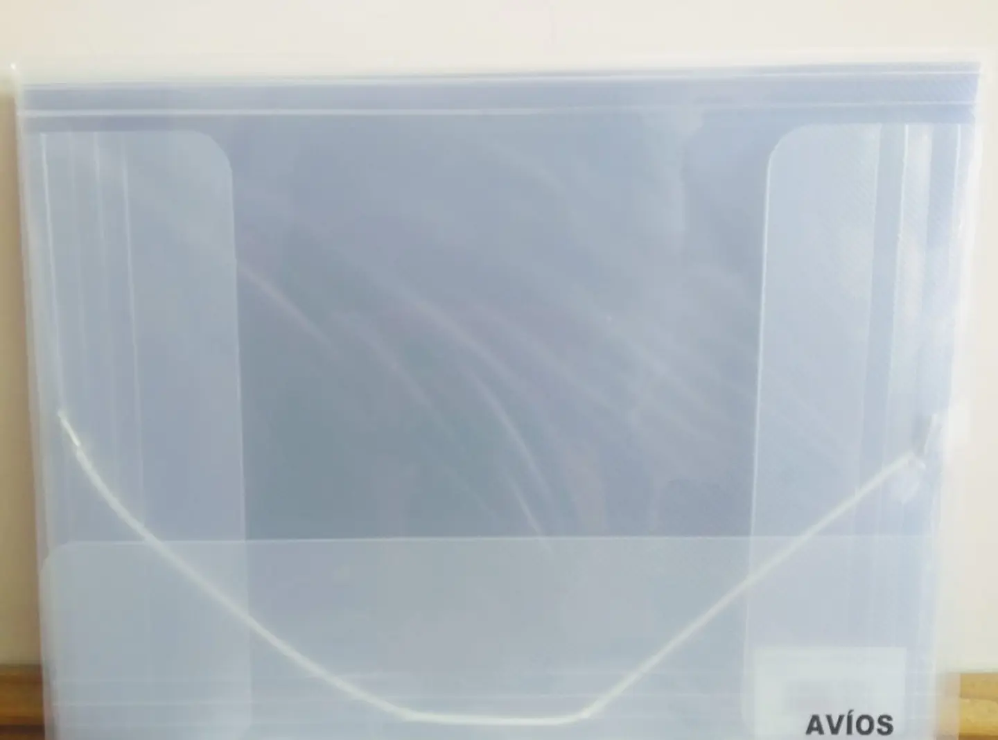Carpeta Avios A4 3 Solapas PP Varios Colores Con Elástico 1