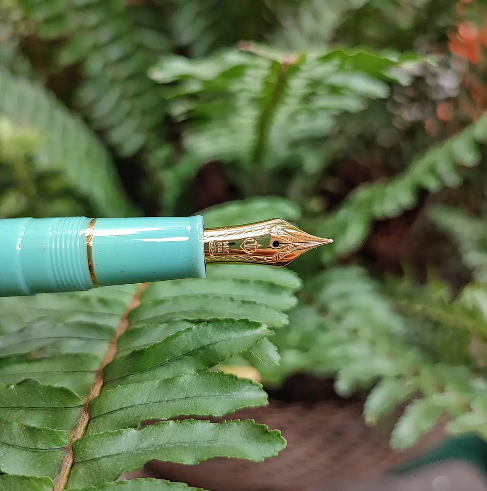SAILOR - PG SLIM DRAGON PALACE GOLD TRIM 14K NIB 5