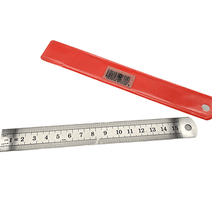 Regla metalica 15 cms con funda