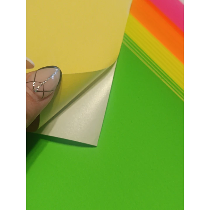 Papel Colores Fluor Adhesivo 4
