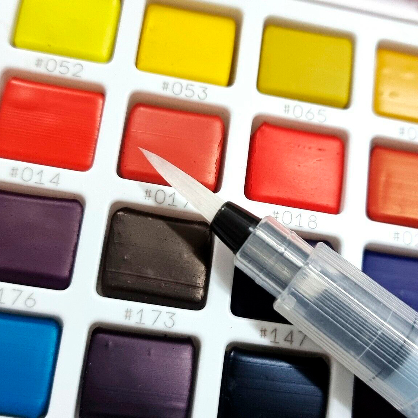 Acuarelas Sakura Koi en Pastilla - Set 48 Colores 5