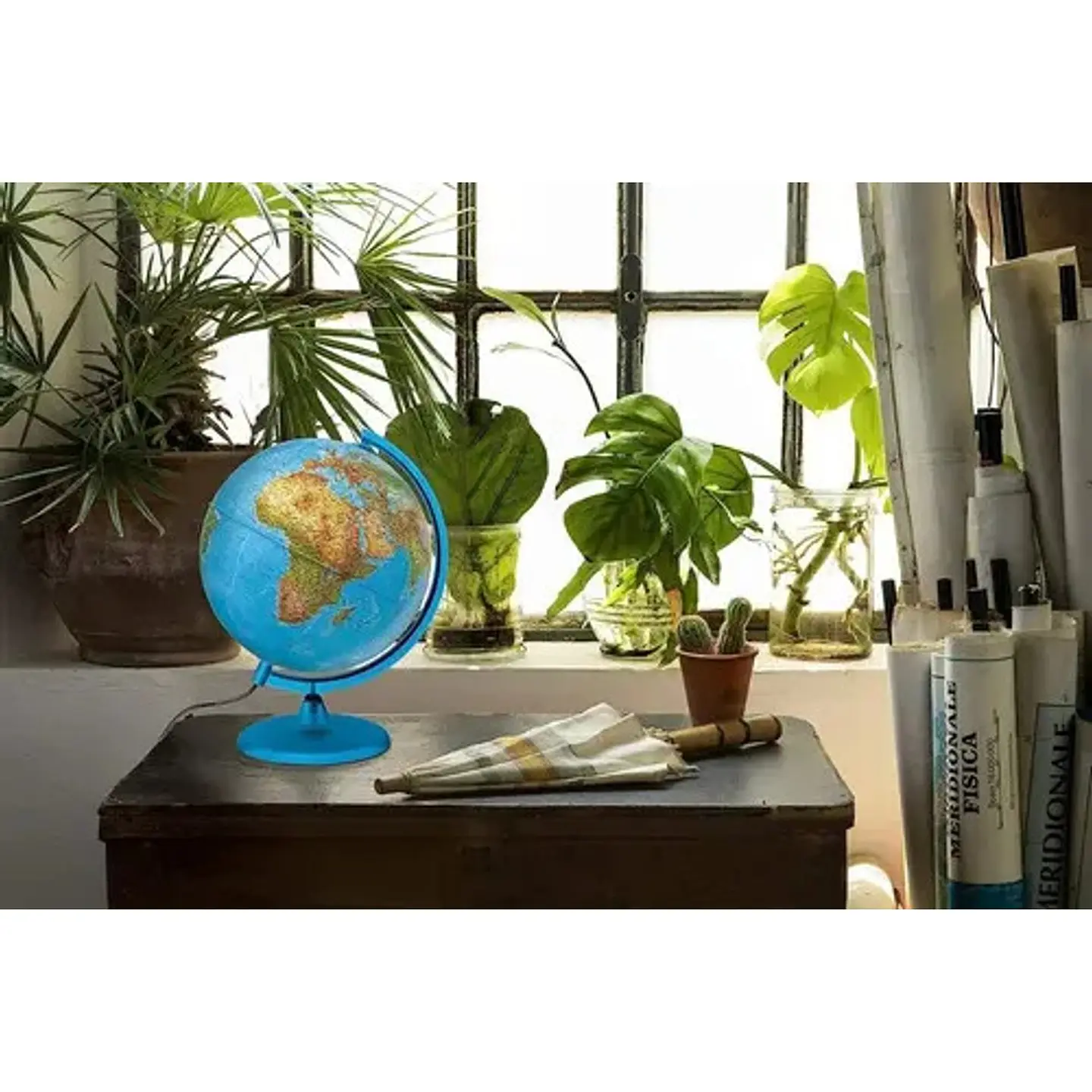 Globo Terráqueo Con Luz Y Base De Plástico 30 Cm Orión 1402 - Adetec 3