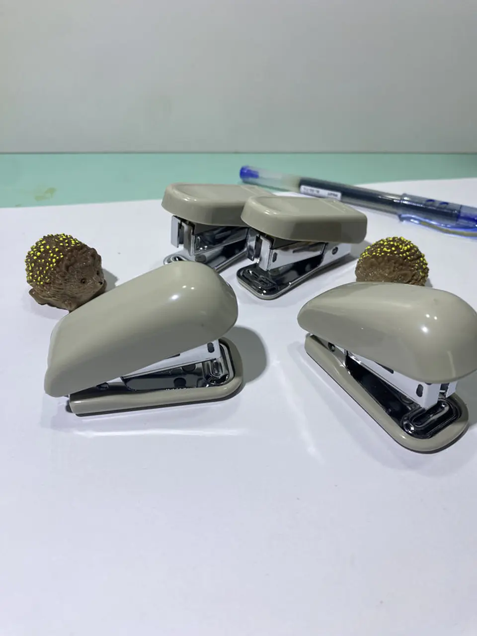 Mini corchetera de bolsillo  1