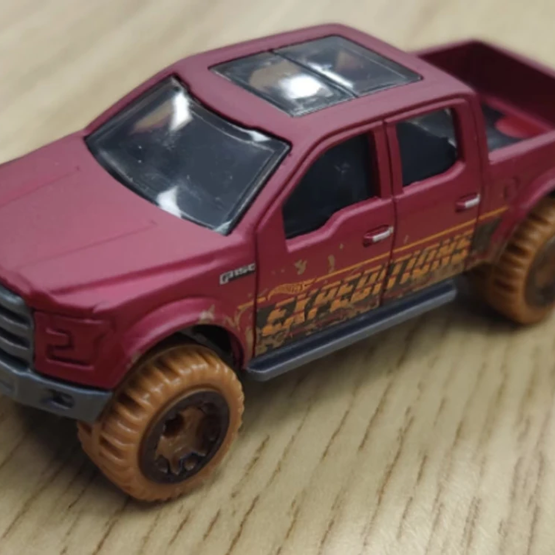 Hot Wheels HLY74 HW Remote Adventures 5-Pack 4