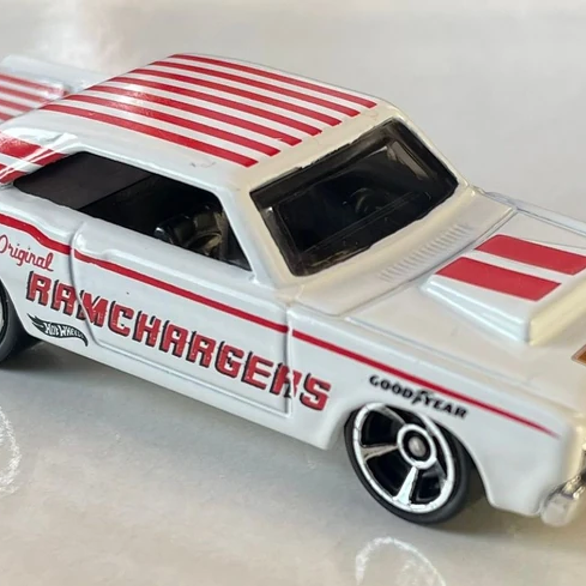 Hot Wheels Dodge Dart HTC57 Muscle Mania 142/250 2