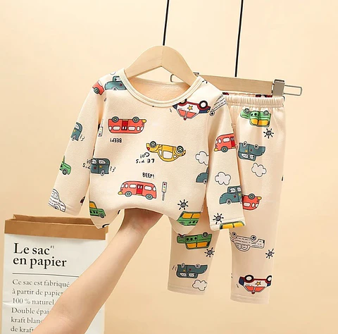 Pijamas Poleron y pantalon Nino 6-7 anos