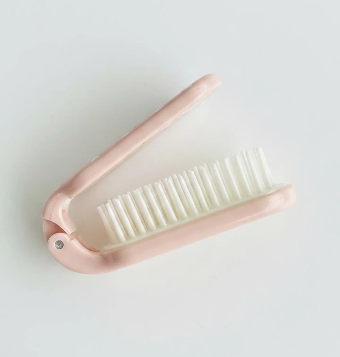Cepillo plegable 3